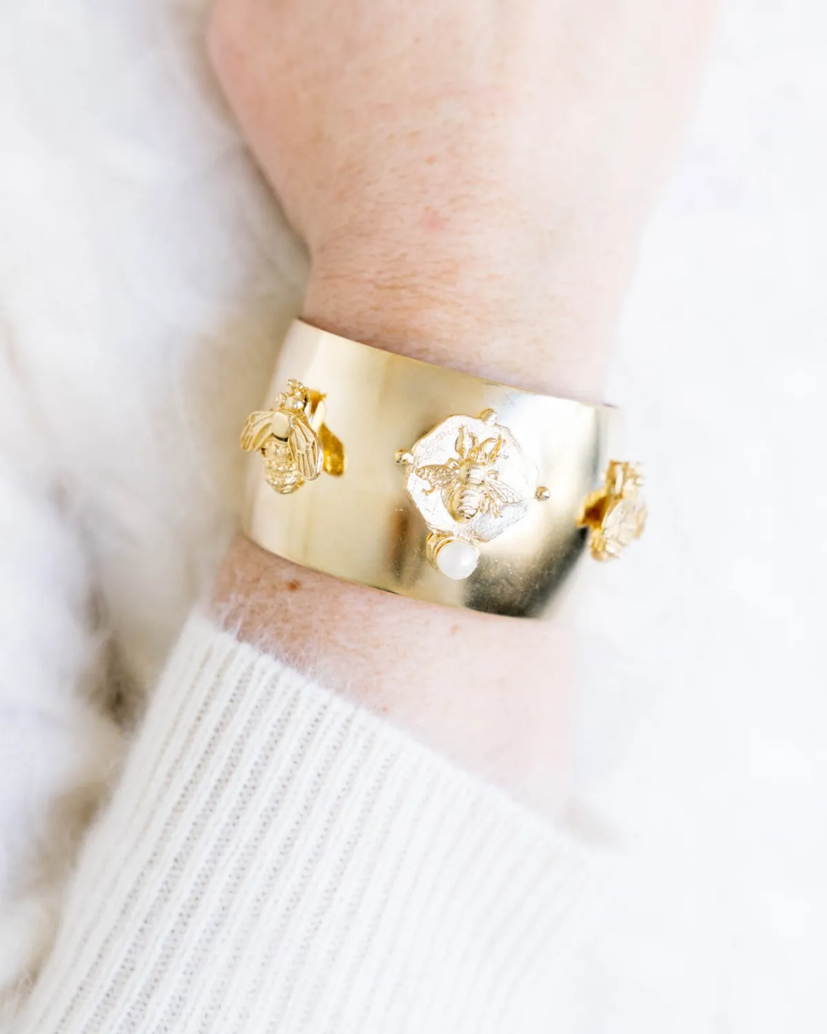 Pearl Bee Cuff|Susan Shaw Clearance