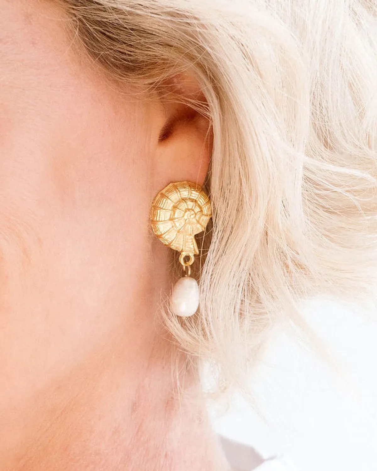 Shell Drop Earrings|Susan Shaw Outlet